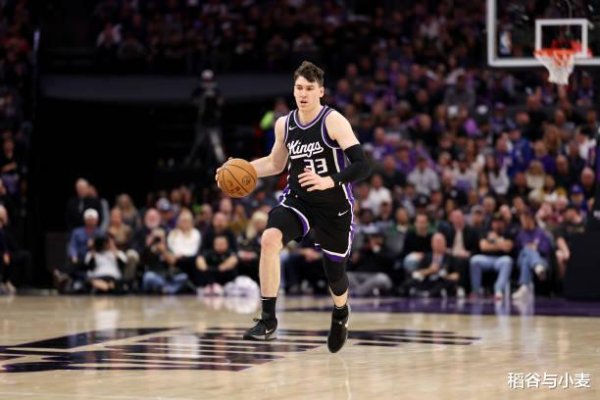 Lakers đã ký hợp đồng vòng một