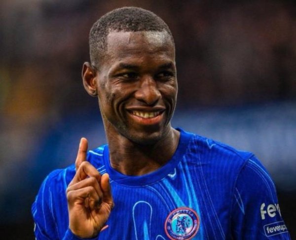 Manchester United sẽ ký hợp đồ