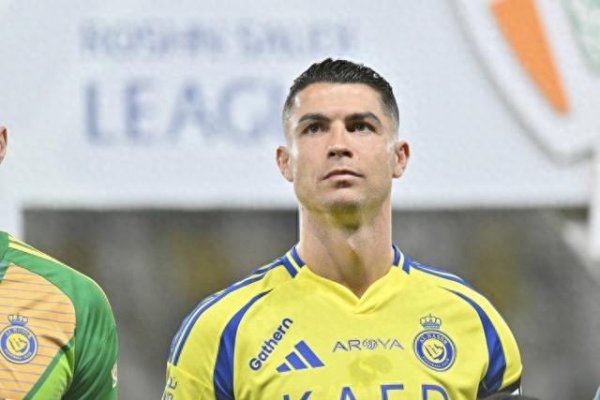 Mỗi đội: Ronaldo yêu cầu ký hợ