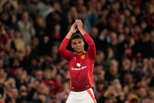 Manchester United gặp khó khăn